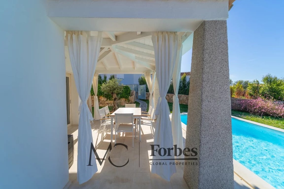 Villa in San Teodoro - Image 3