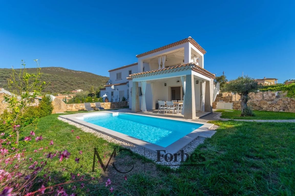 Villa in San Teodoro - Image 3