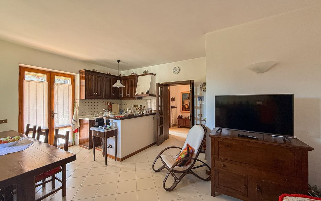 House in Ficulle - Image 3