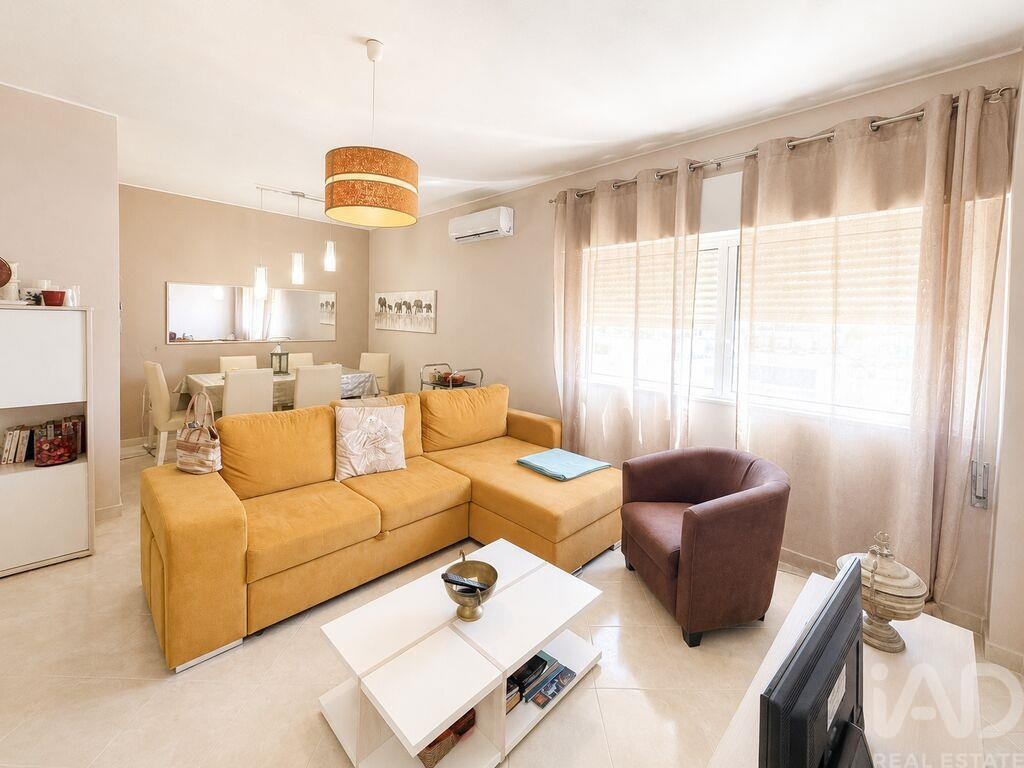 Apartment in Quarteira - Image 3
