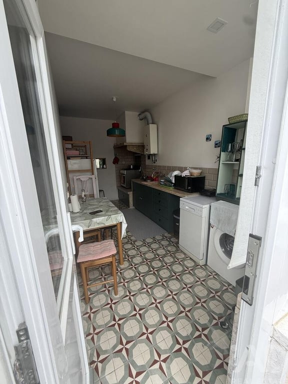 Apartment in Damaia - Image 2