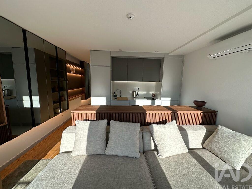Apartment in Porto - Image 2