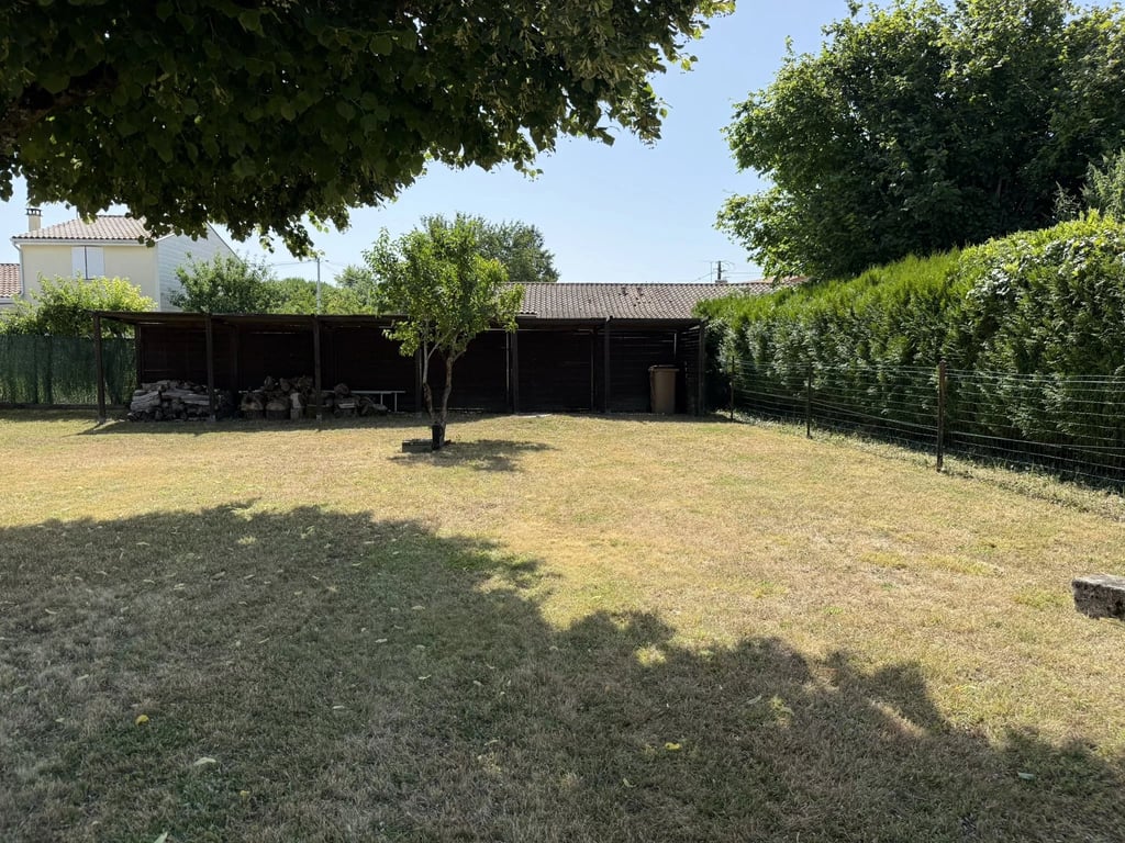 House in Germignac - Image 2