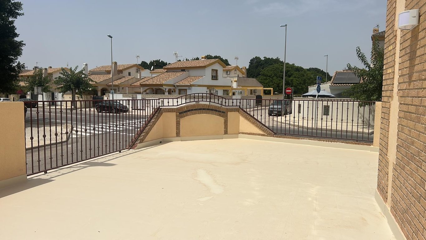 Apartment in Torre de la Horadada - Image 2