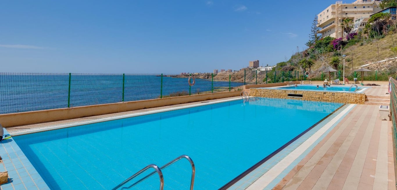 Apartment in Torrevieja - Image 2