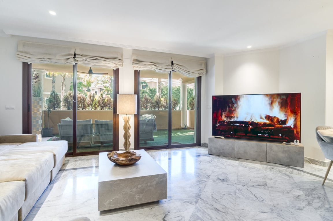 Apartment in Nueva Andalucia - Image 3