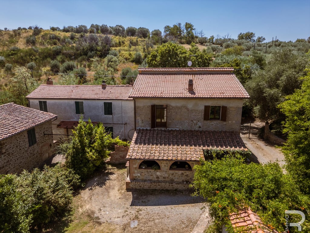 House in Cinigiano - Image 2
