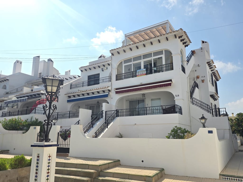 Apartment in Villamartin - Image 2