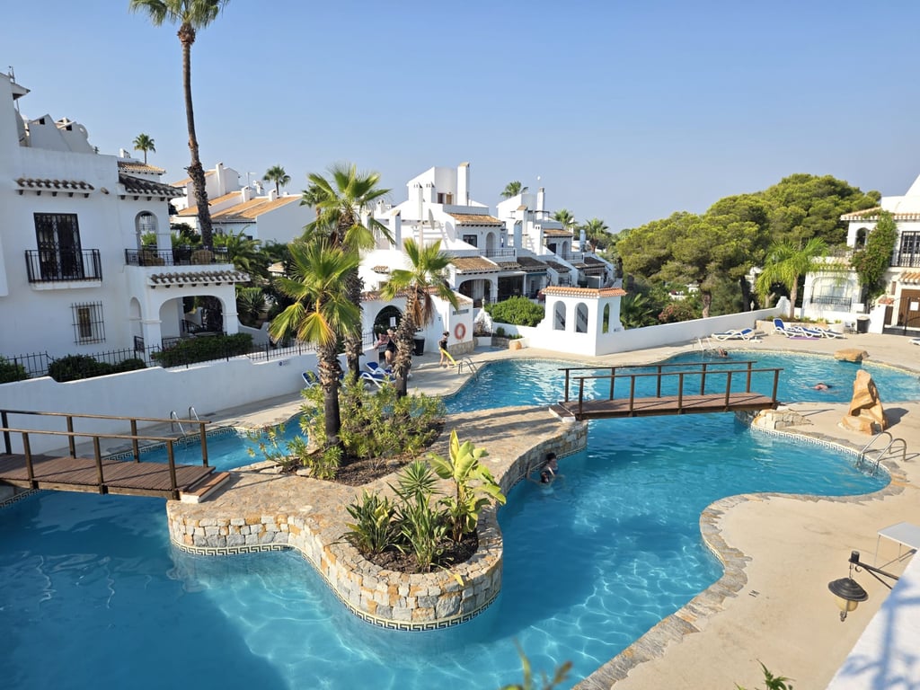 Apartment in Villamartin - Image 3