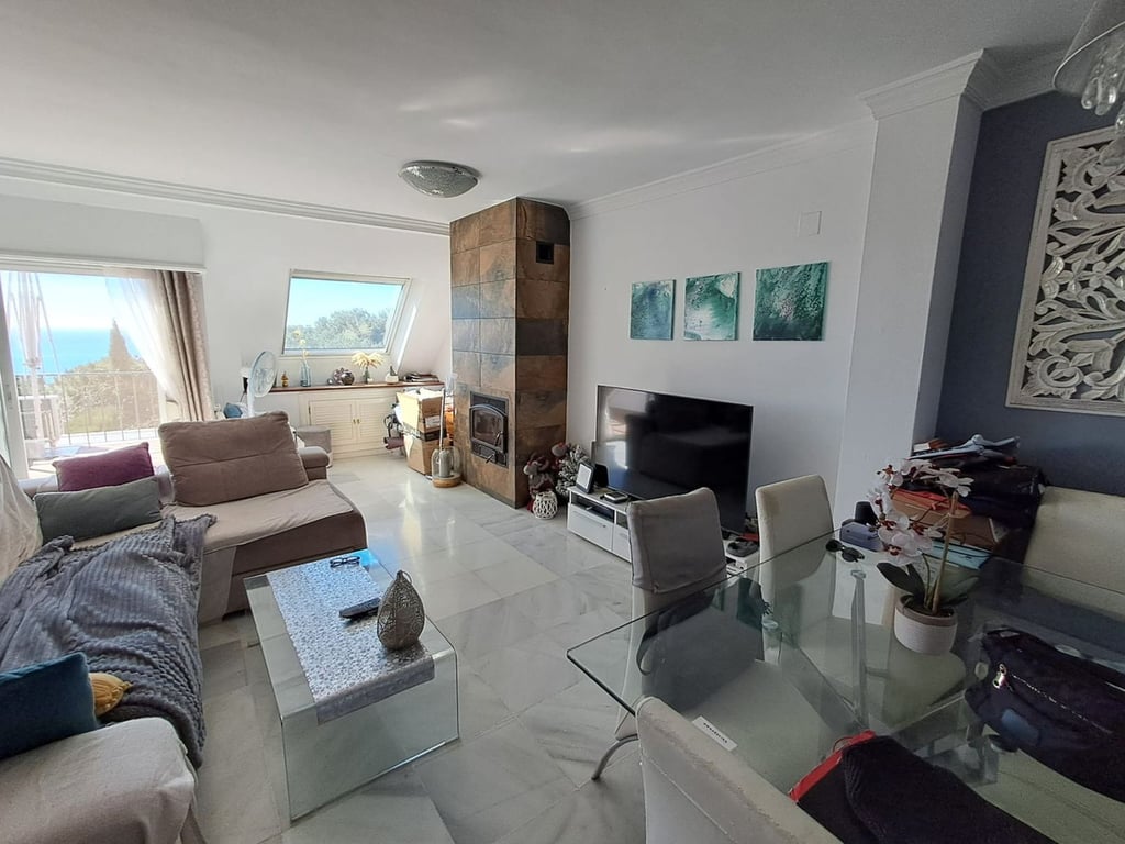 House in Estepona - Image 3