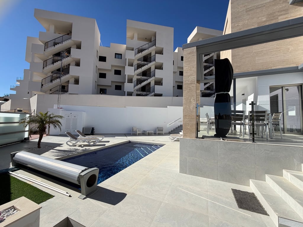 House in Villamartin - Image 2