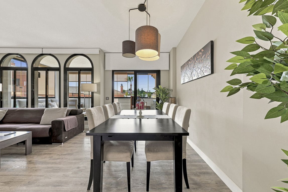 Apartment in Elviria - Image 2
