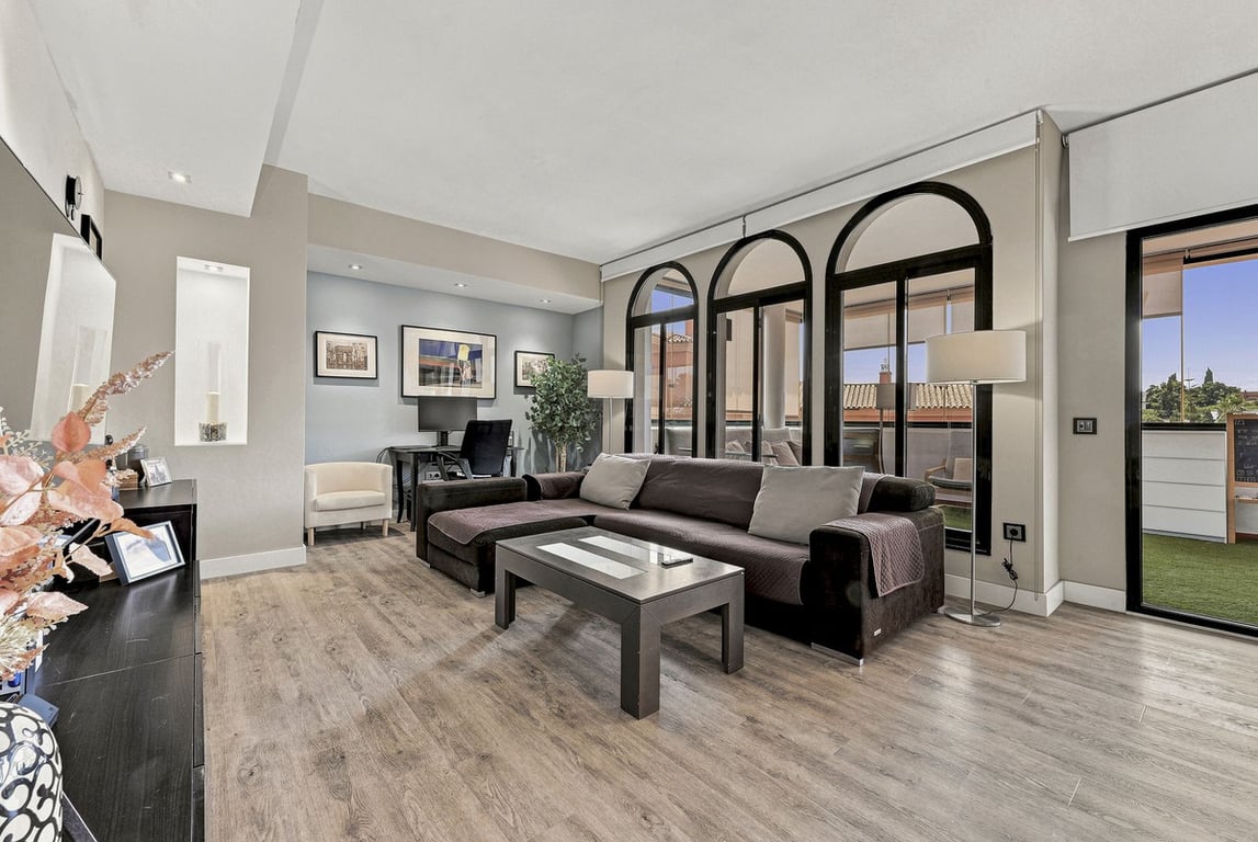 Apartment in Elviria - Image 3