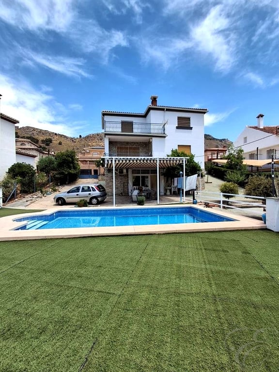 Villa in Loja