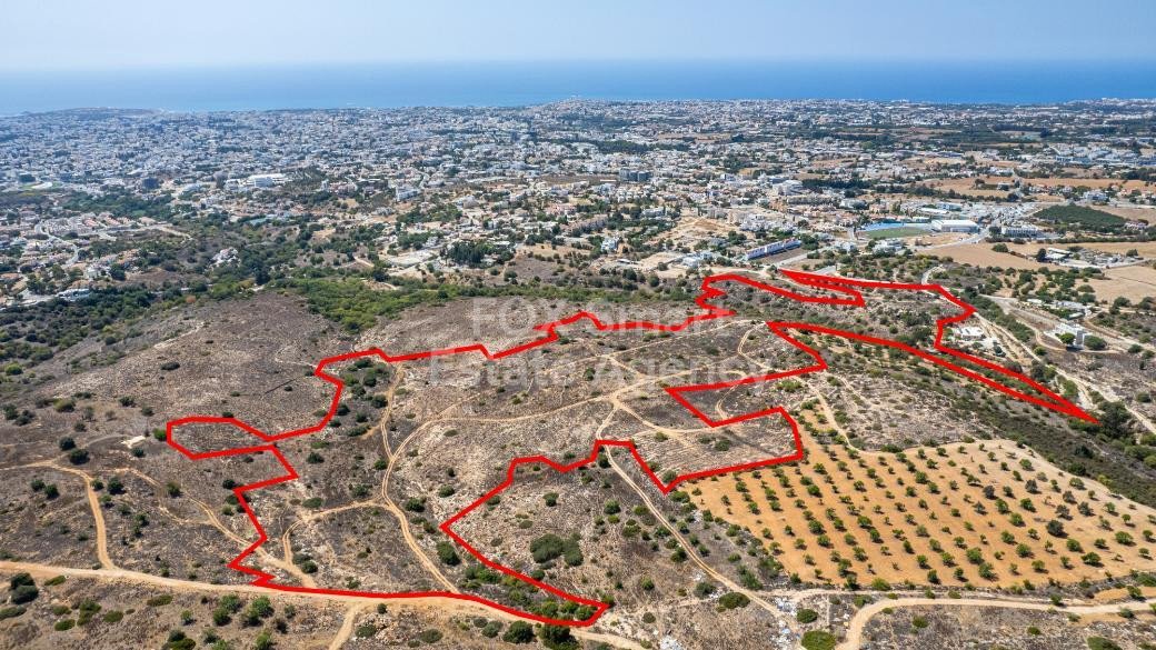 Land in Anavargos