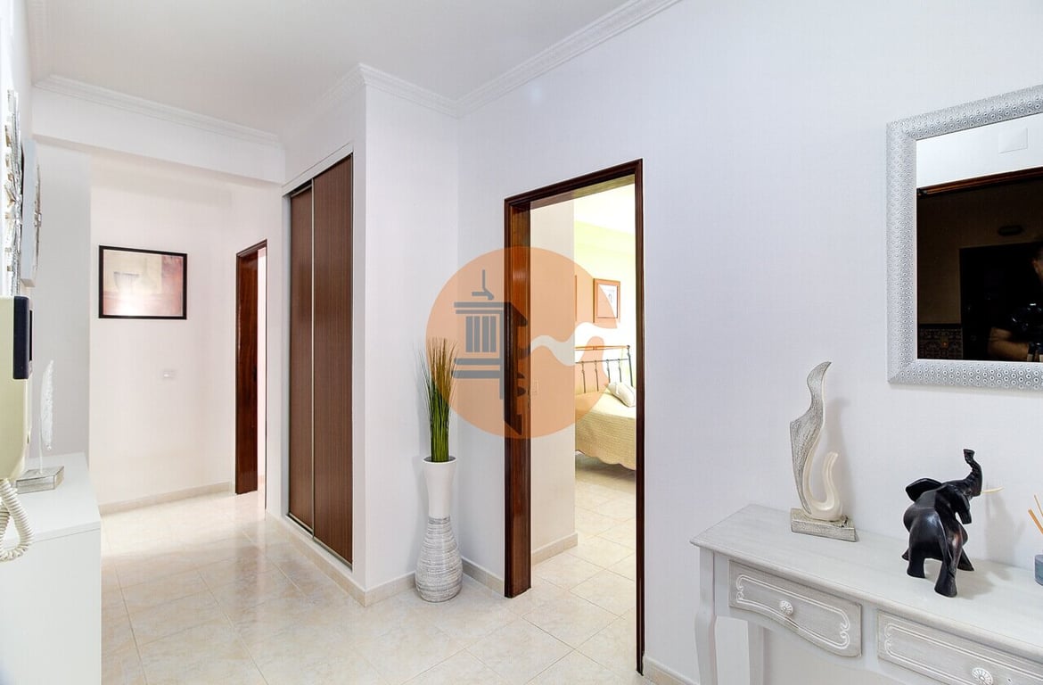 Apartment in Vila Real de Santo Antonio - Image 3