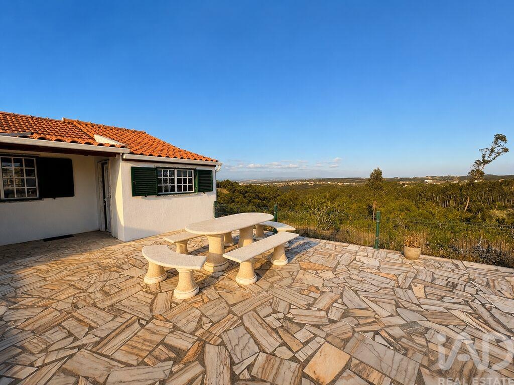 House in Usseira - Image 2
