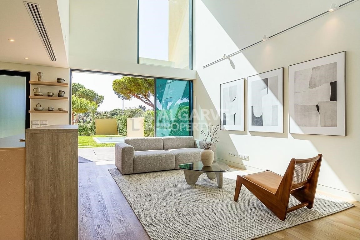 Villa in Quarteira - Image 2