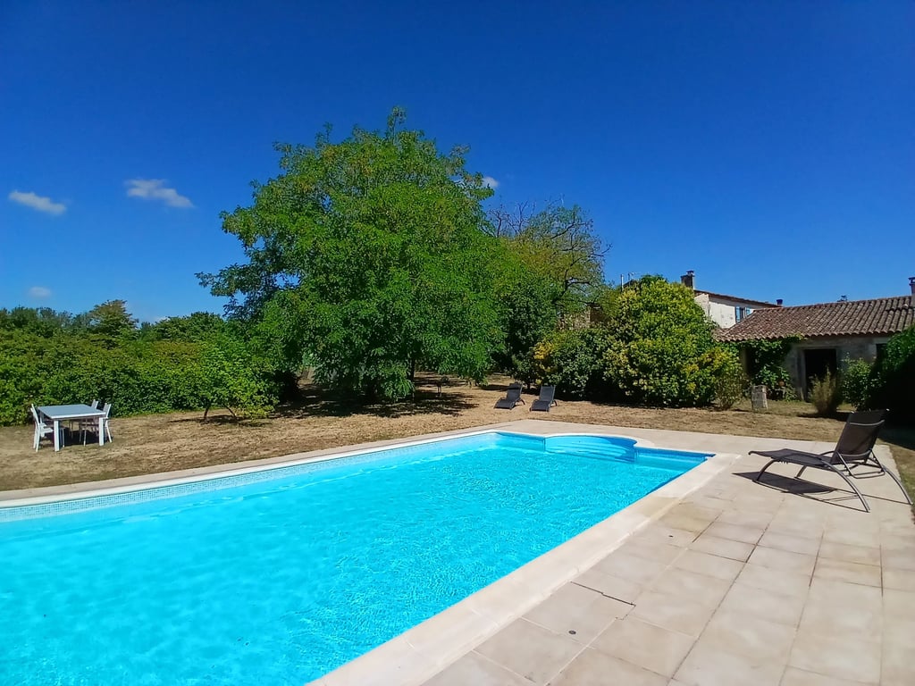 House in Saint-Saturnin - Image 2