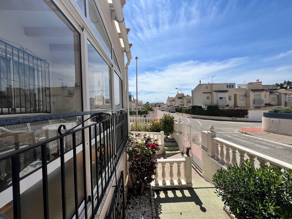 House in Torrevieja - Image 2