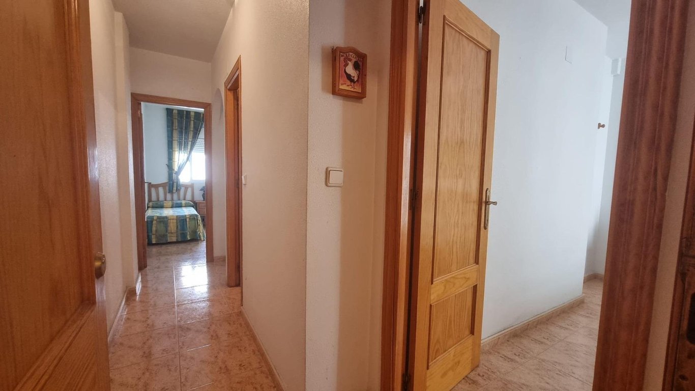 Apartment in Torrevieja - Image 2