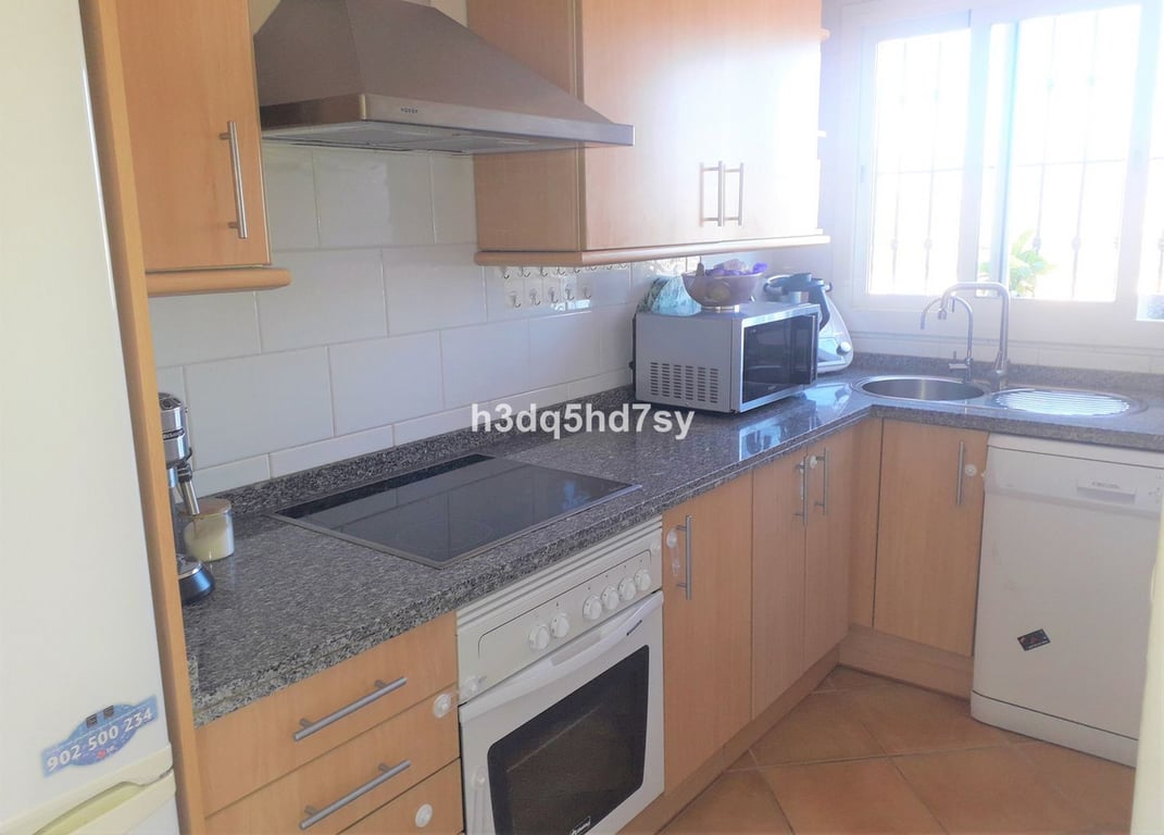 Apartment in La Cala De Mijas - Image 2