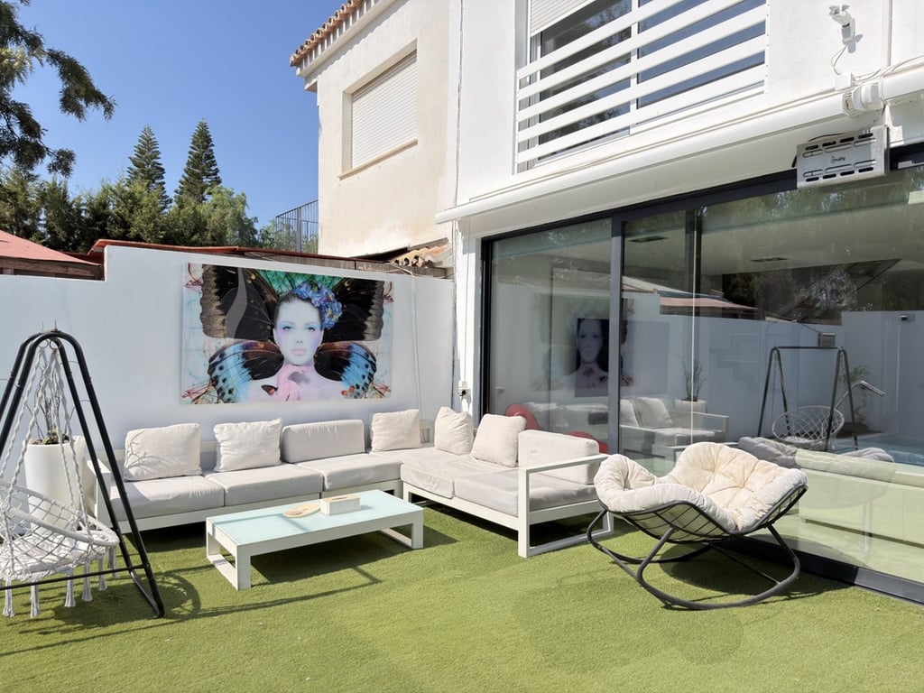 Villa in Nueva Andalucia - Image 3