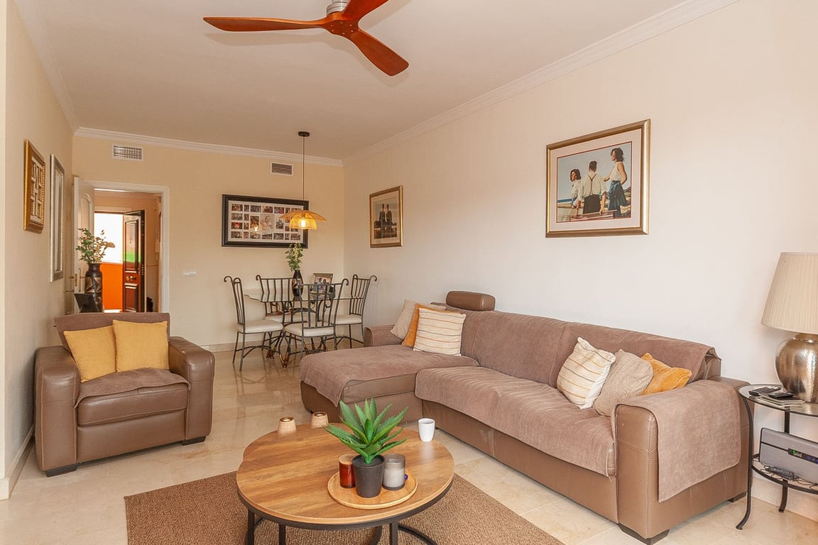 Apartment in Elviria - Image 2