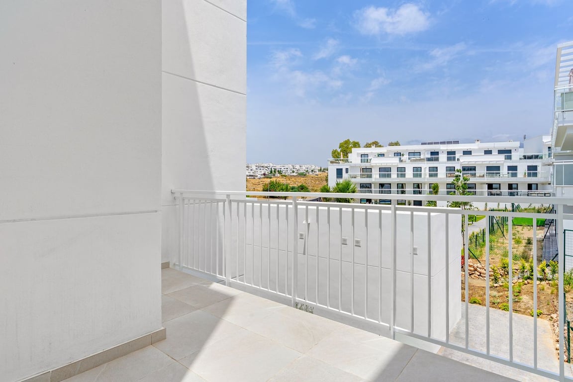 Apartment in La Cala De Mijas - Image 2