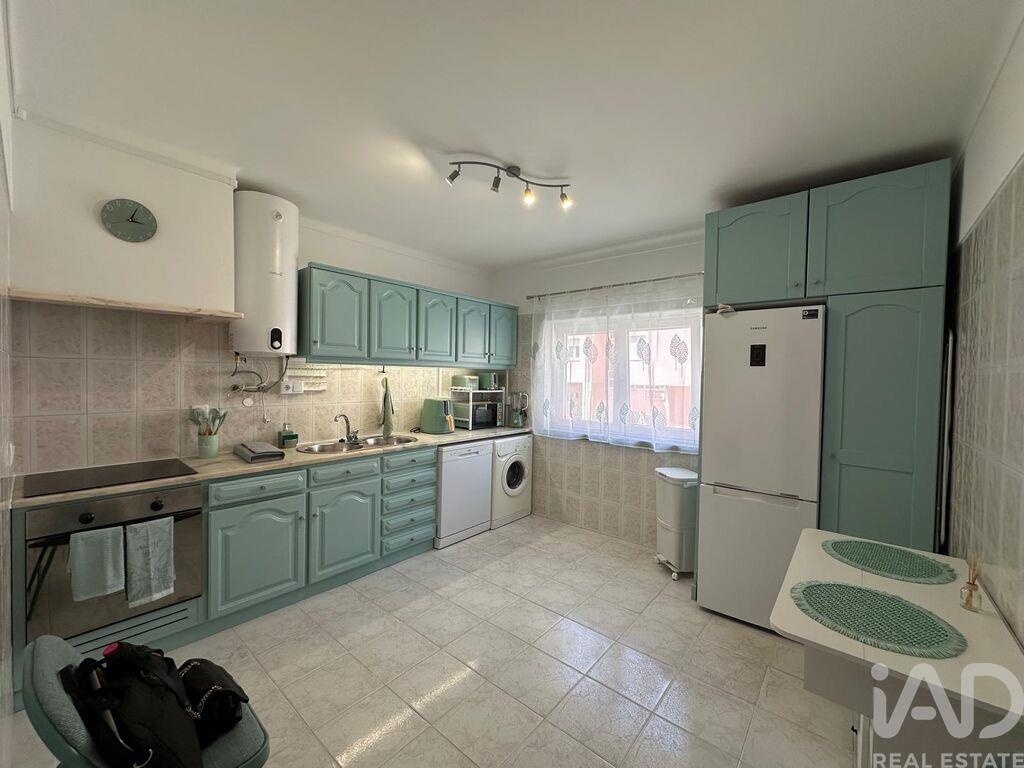 Apartment in Peniche - Image 2
