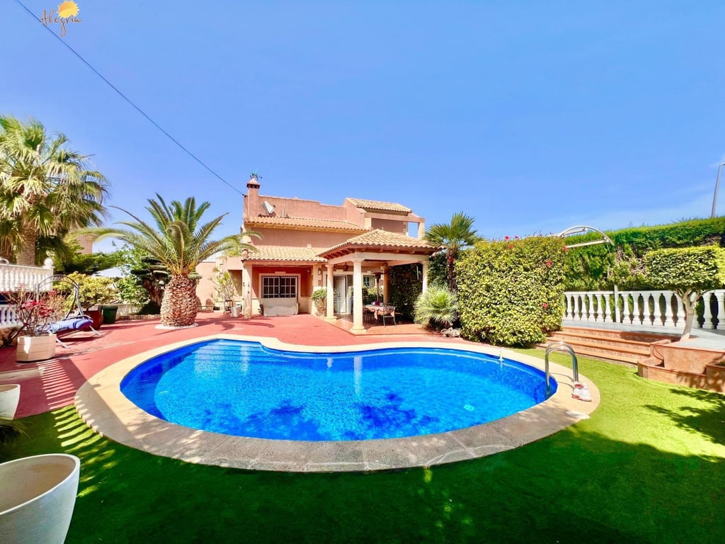 Villa in Torrevieja - Image 2
