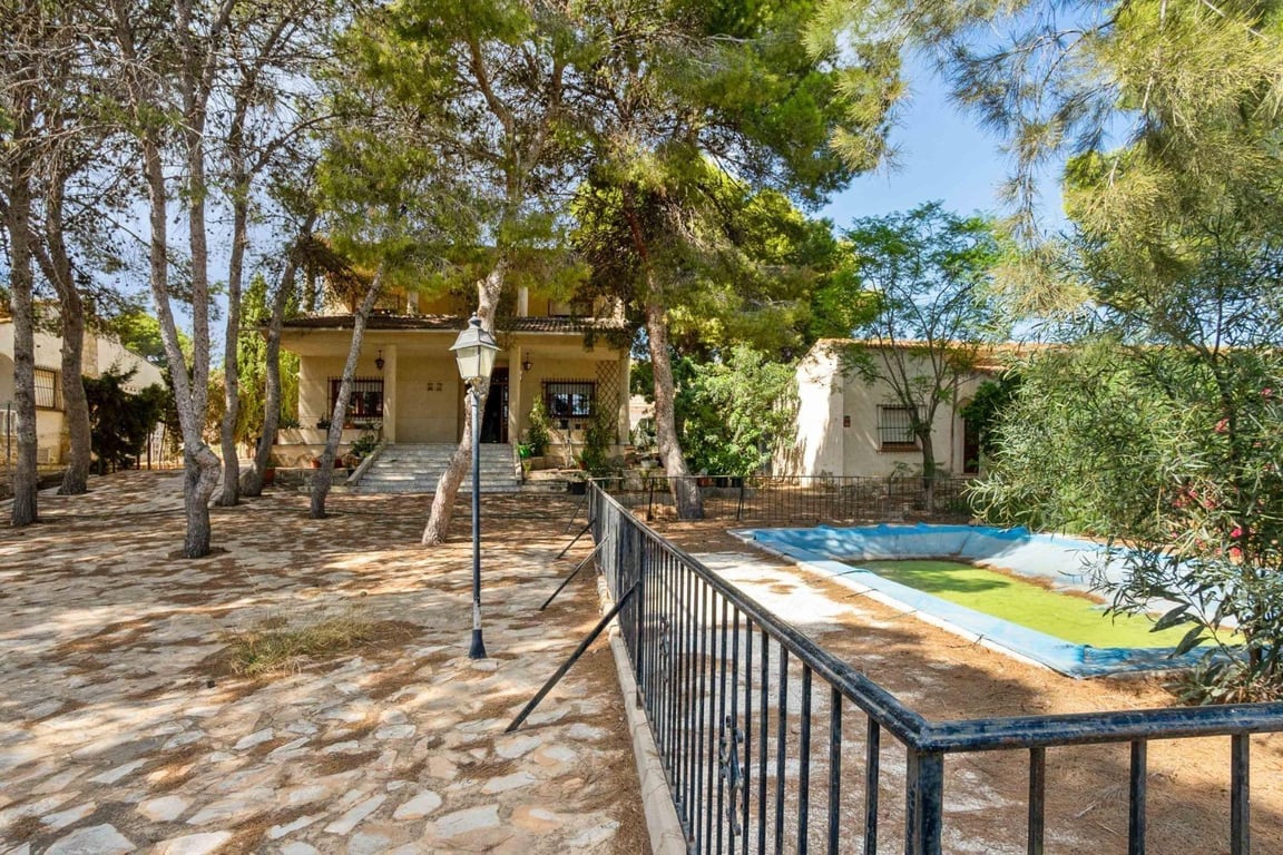 Villa in Torrevieja - Image 2