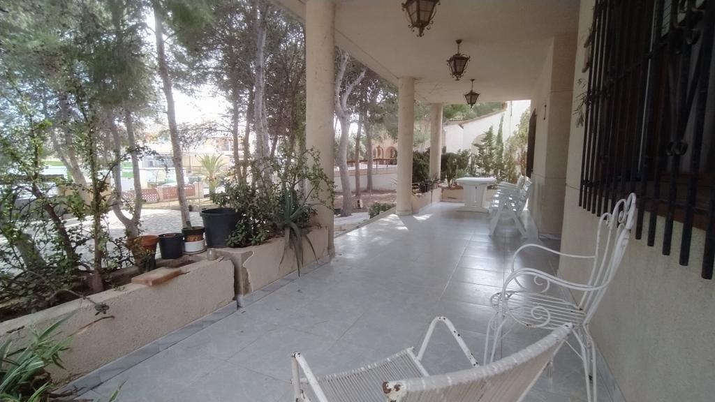 Villa in Torrevieja - Image 3