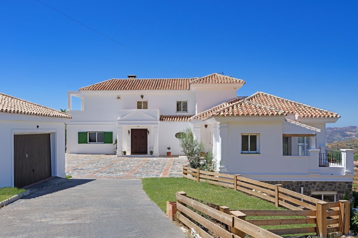 House in Mijas Costa - Image 2