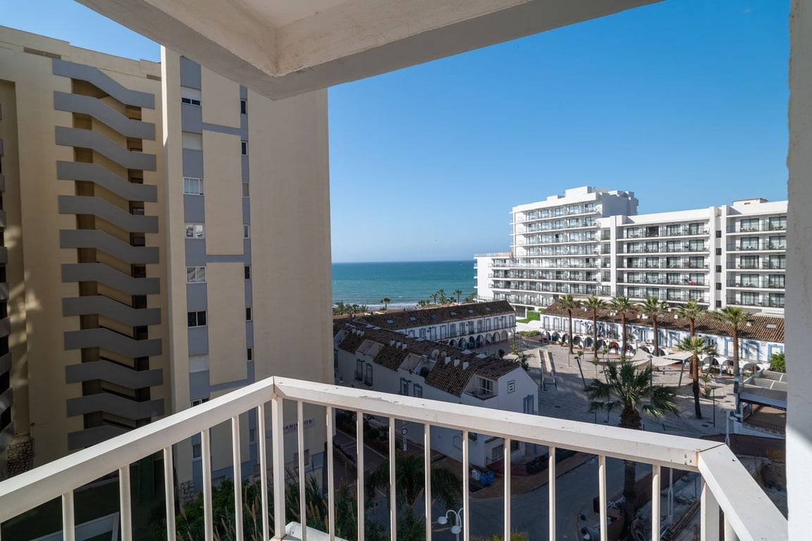 Apartment in Benalmadena Costa - Image 3