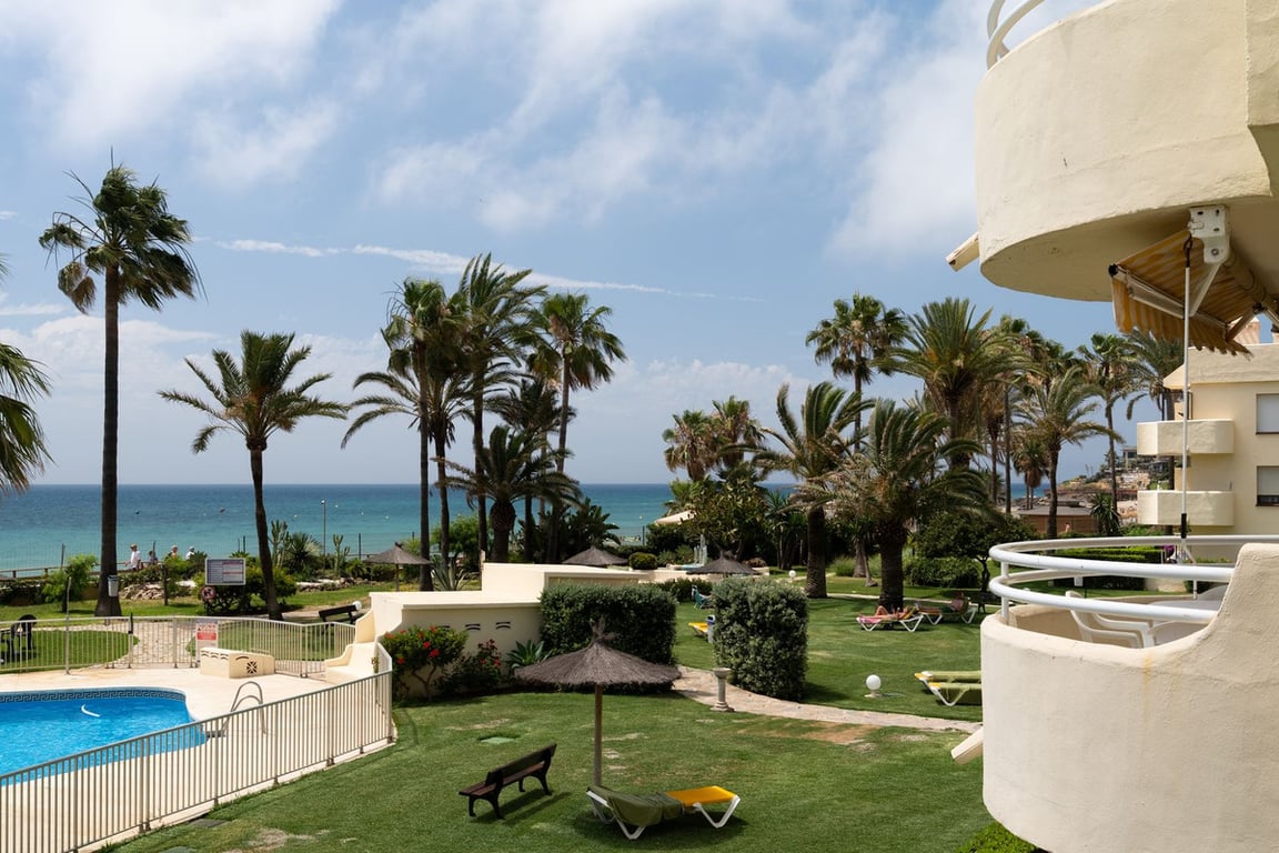 Apartment in Calla de Mijas - Image 2