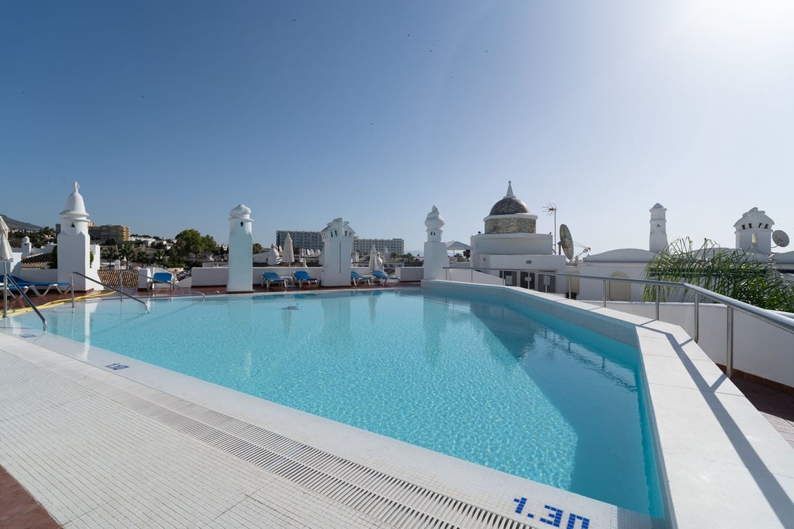 Apartment in Benalmadena Costa - Image 2