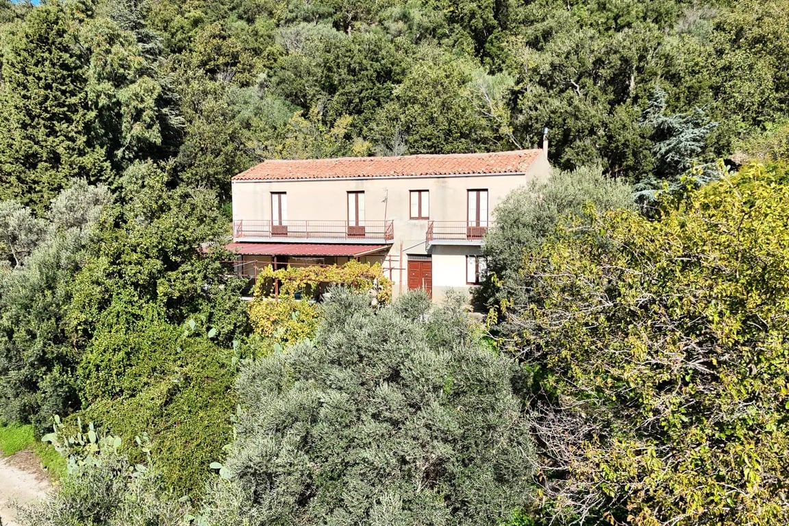 House in Mistretta - Image 3