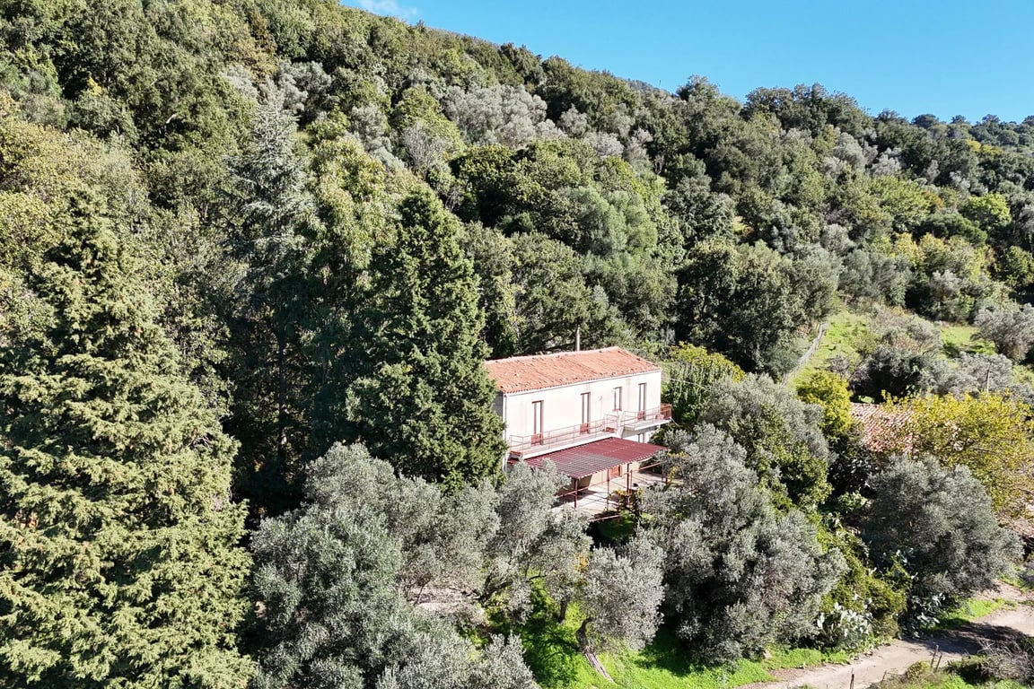 House in Mistretta - Image 2