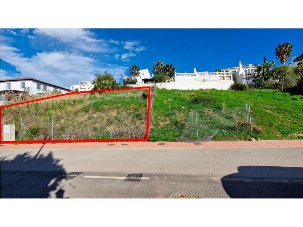 House in Estepona - Image 3