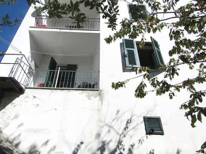 House in Minucciano - Image 3