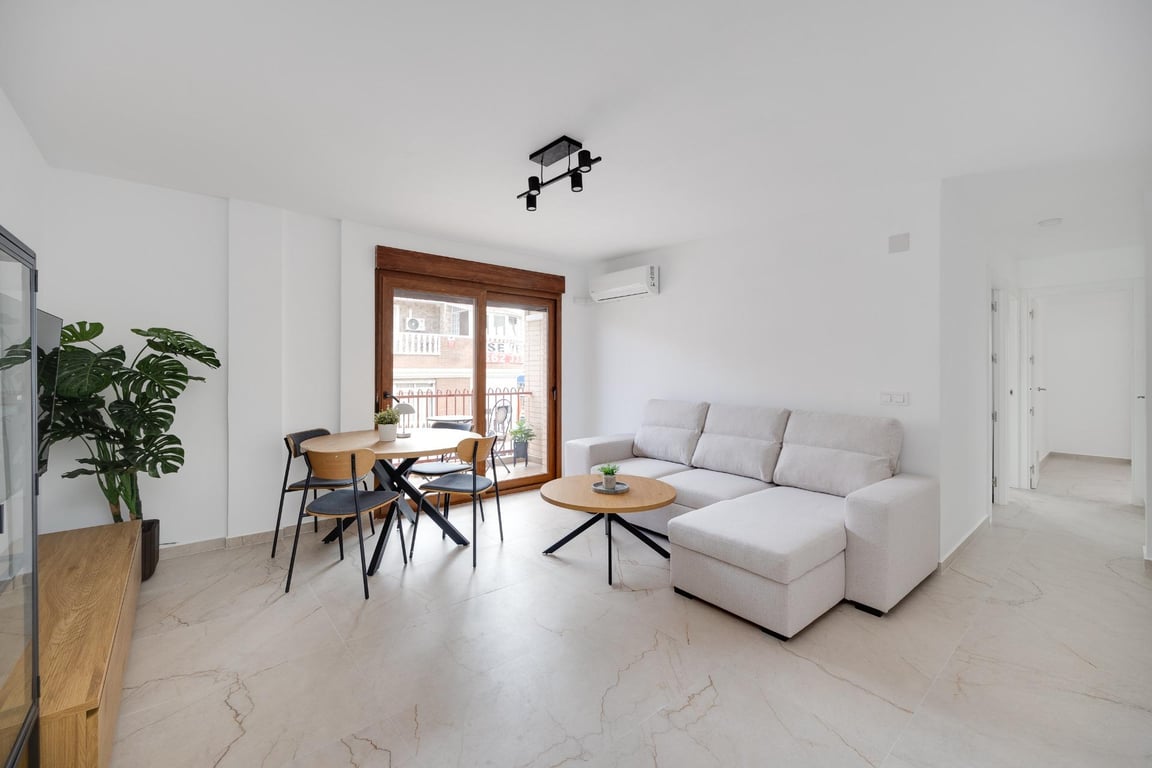 Penthouse in Torrevieja - Image 2