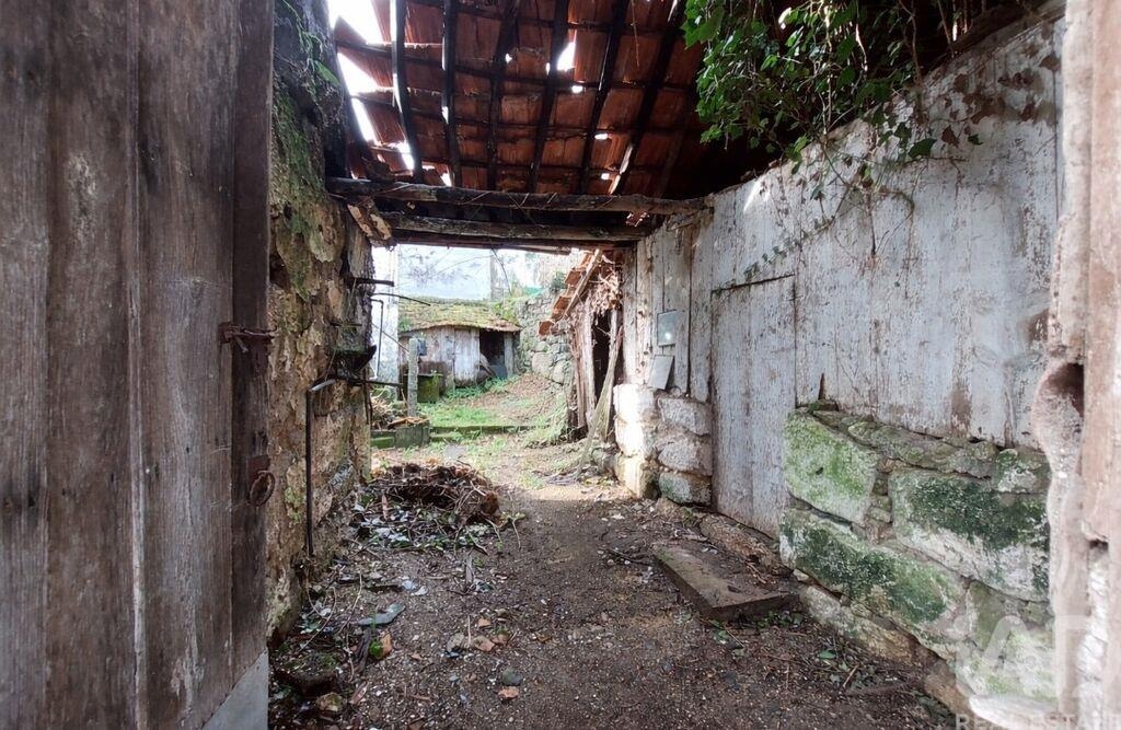House in Fonte Arcada - Image 3