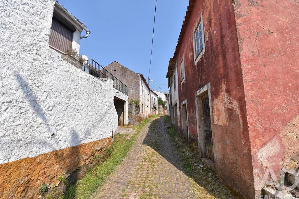 House in Cumeeira - Image 3