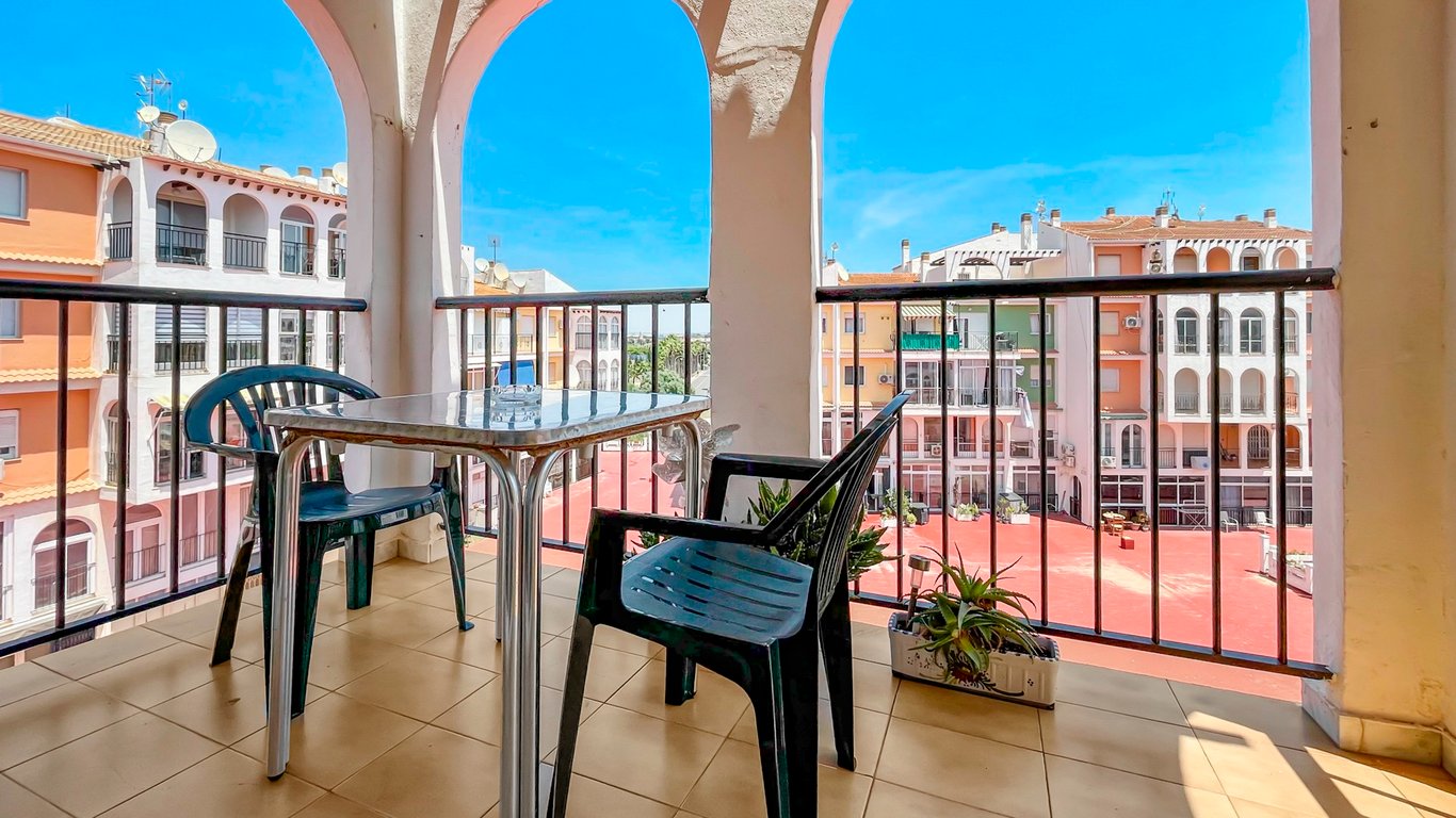 Apartment in Torrevieja - Image 3
