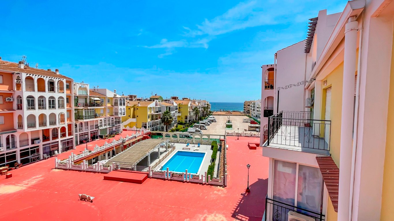 Apartment in Torrevieja - Image 2