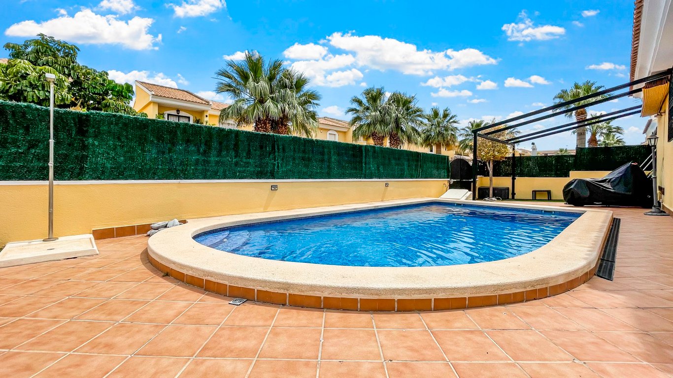 Villa in Los Dolses - Image 2