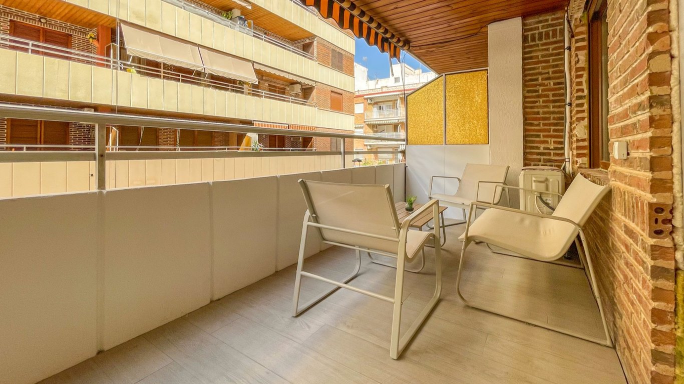 Apartment in Torrevieja - Image 2