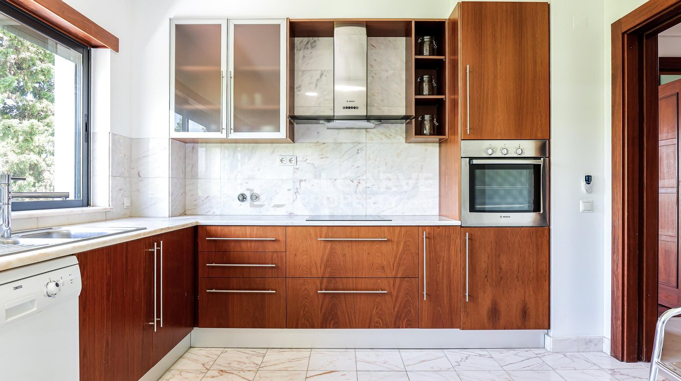 Apartment in Quarteira - Image 3