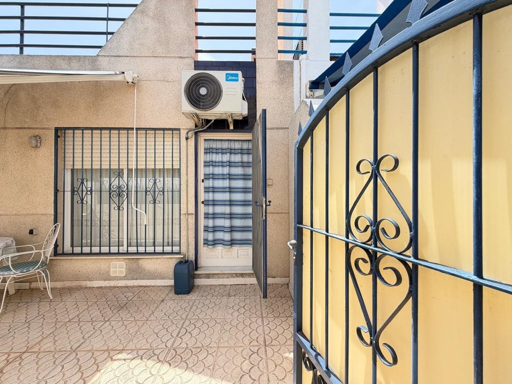 House in Torrevieja - Image 2